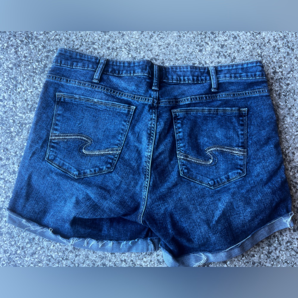 Women’s Silver Co. Suki Jean shorts size 16